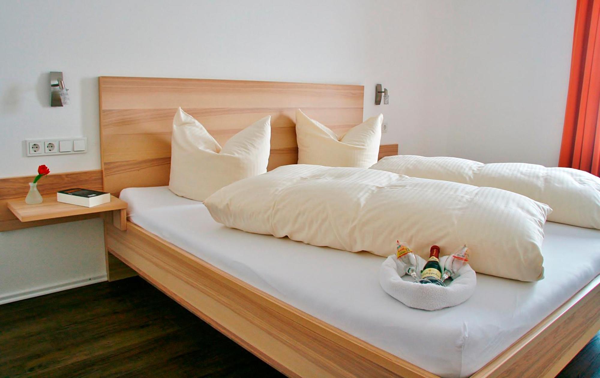 Seehotel Und Appartements Schnoeller 리덴 외부 사진